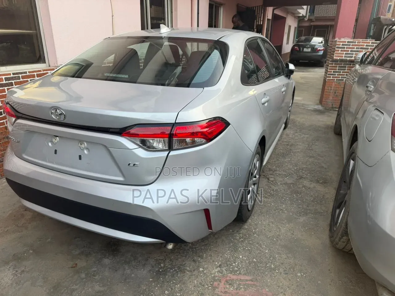 Toyota Corolla LE 2022 Silver