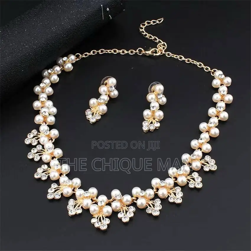 Female Necklace and Earring Combo Set by Yh