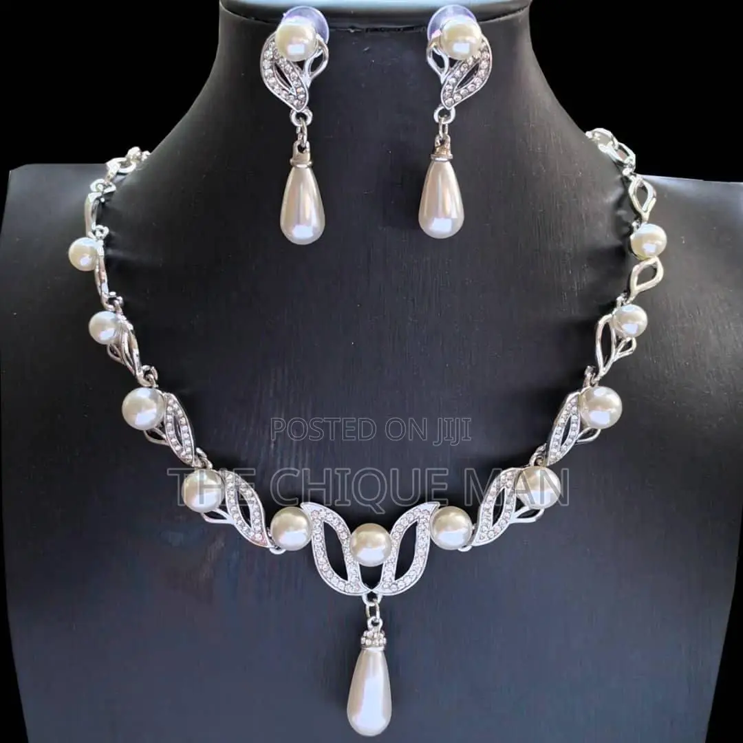 Female Necklace and Earring Combo Set by Yh