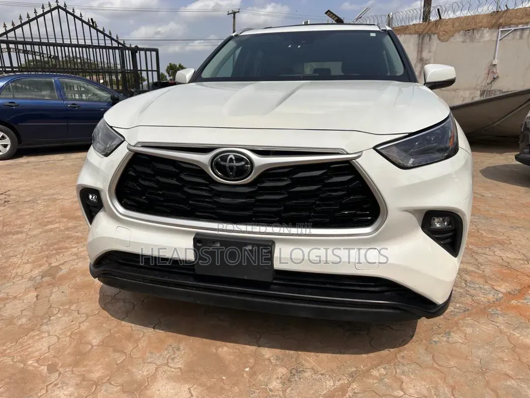 Toyota Highlander XLE 2022 White