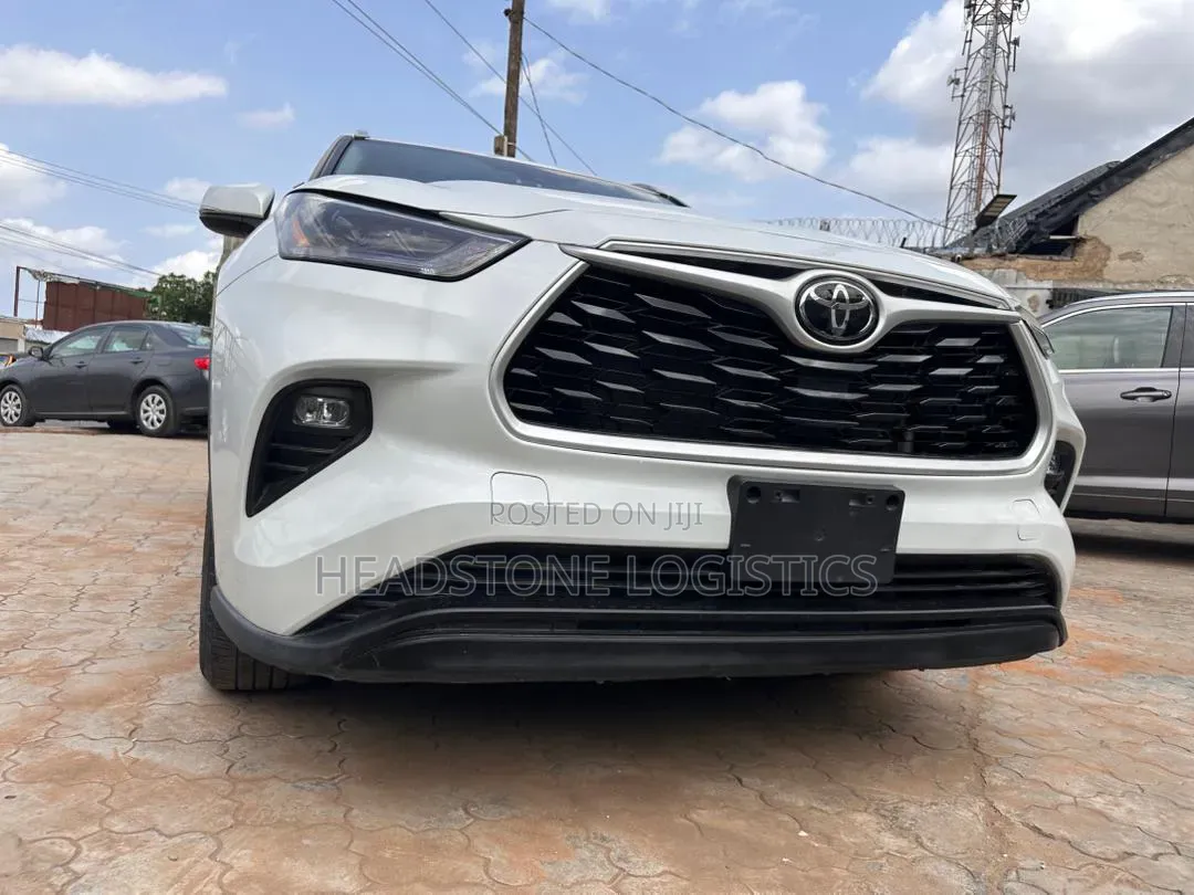 Toyota Highlander XLE 2022 White