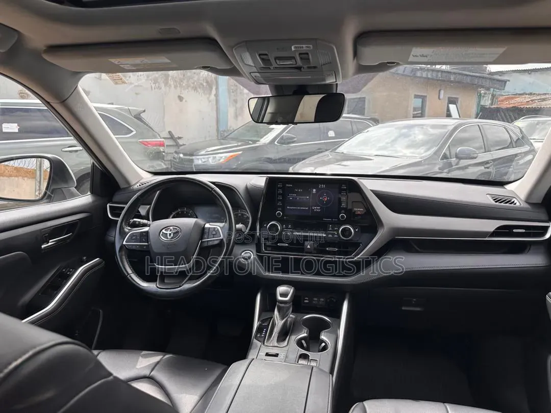 Toyota Highlander XLE 2022 White