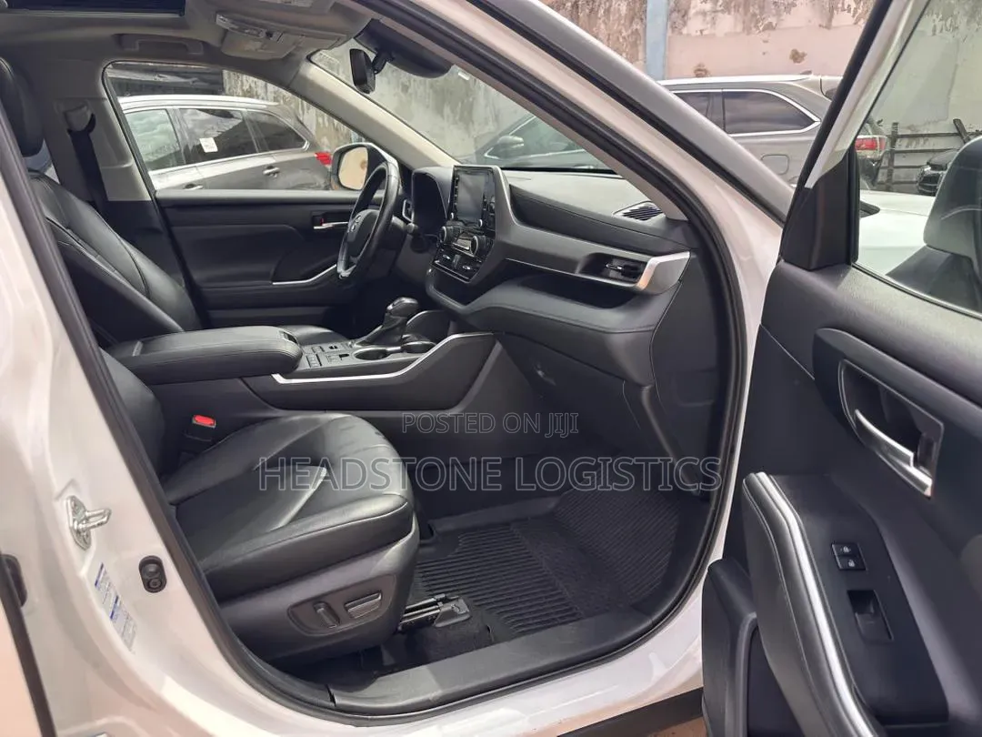 Toyota Highlander XLE 2022 White