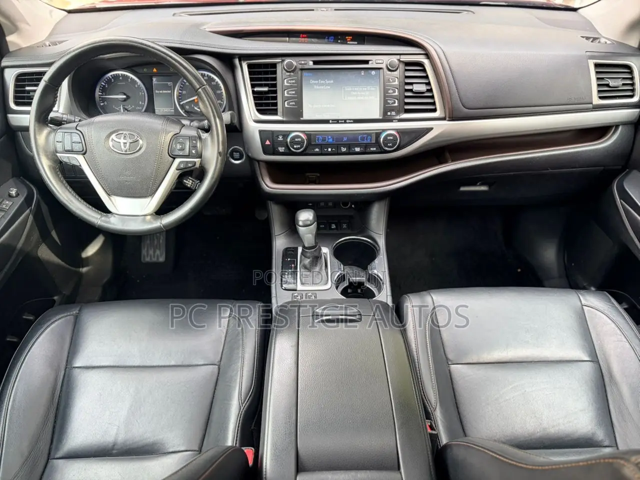 Toyota Highlander XLE 4x4 V6 (3.5L 6cyl 8A) 2017 Red