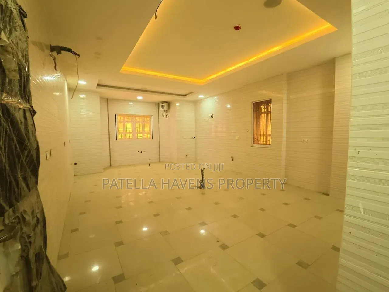 8bdrm Mansion in Maitama for sale