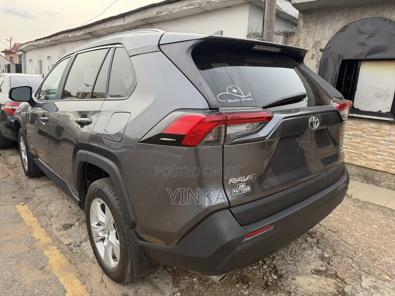 Toyota RAV4 XLE FWD 2019 Gray