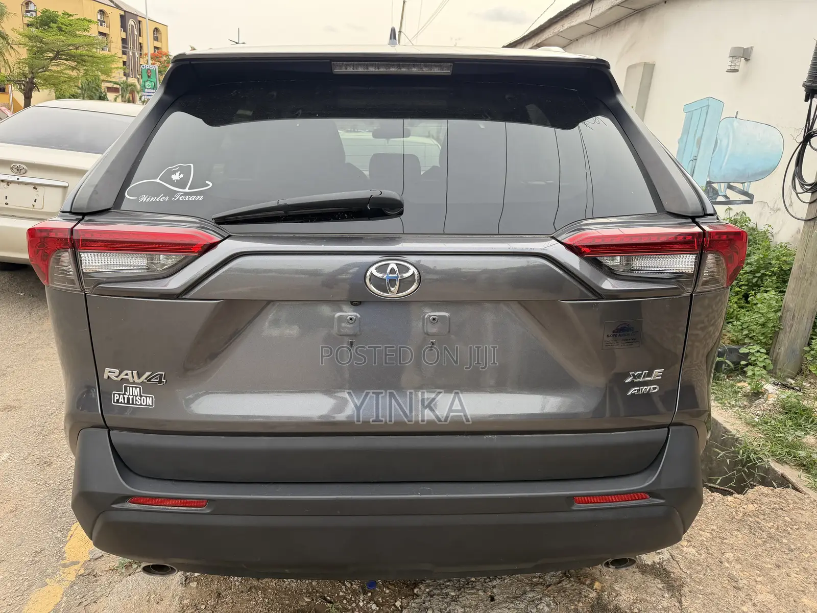 Toyota RAV4 XLE FWD 2019 Gray