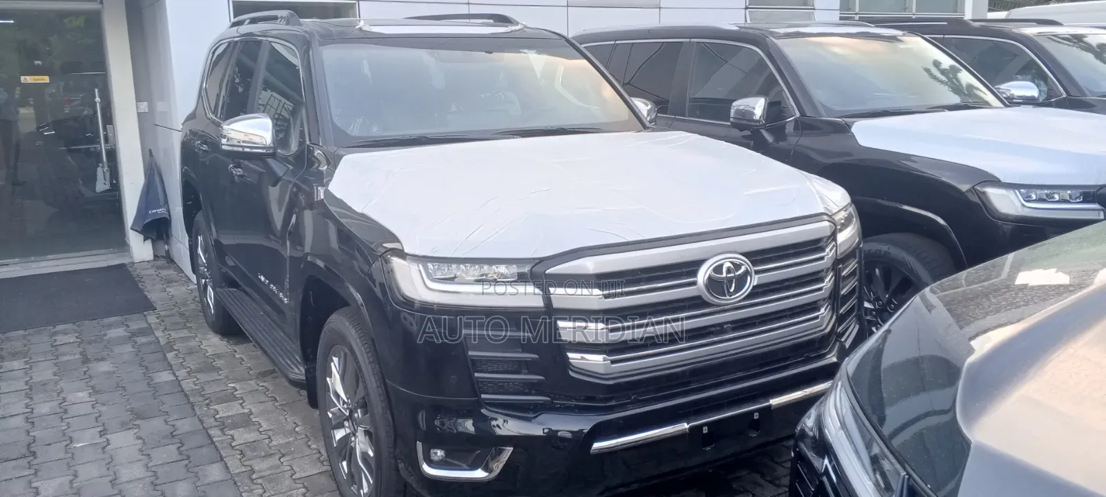 New Toyota Land Cruiser LC300 2025 Black