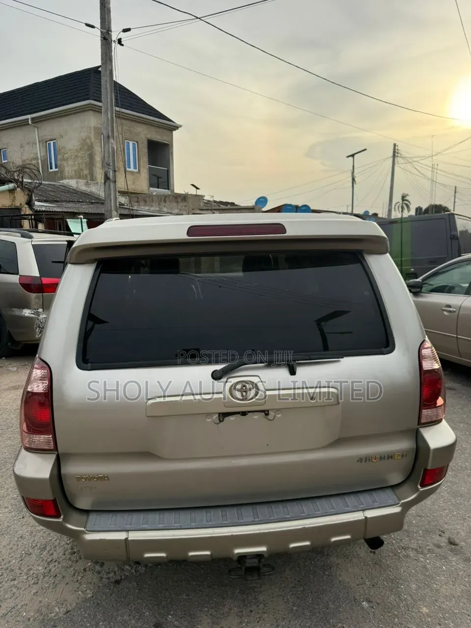 Toyota 4-Runner Limited V6 2005 Gold