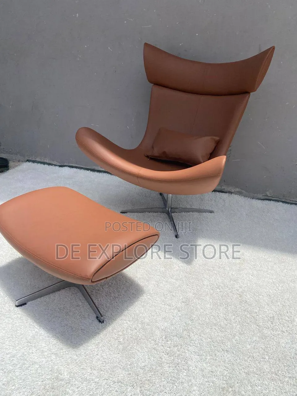 Relaxing Chair With Ottoman