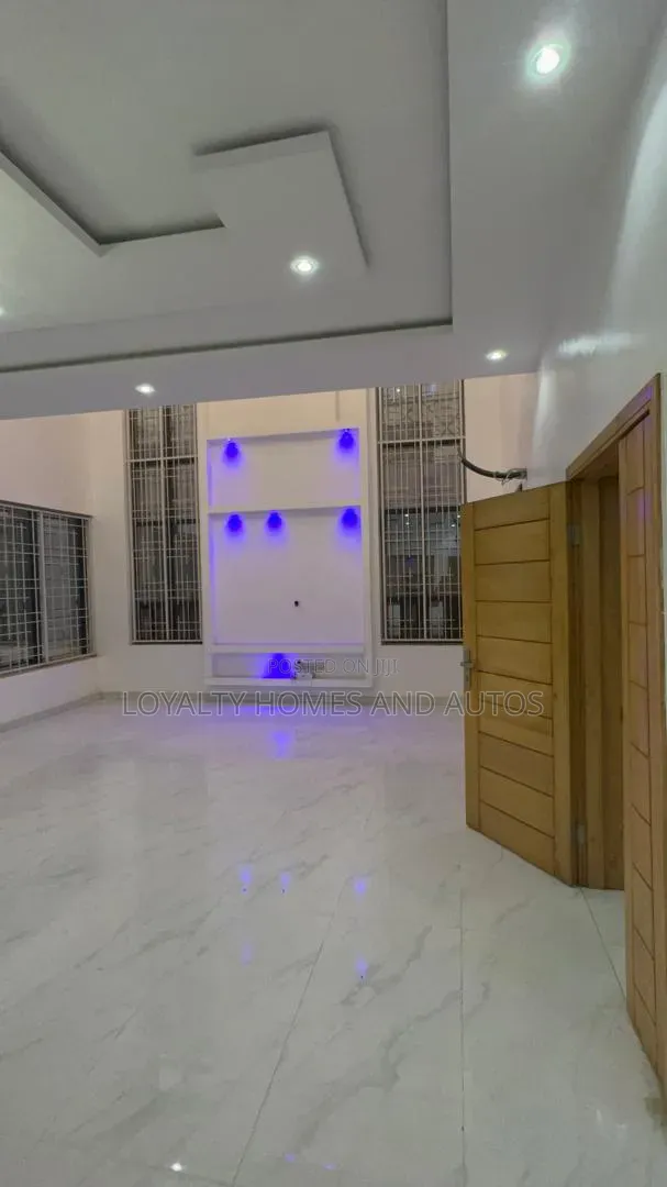 5bdrm Duplex in Omole Phase 1 for sale