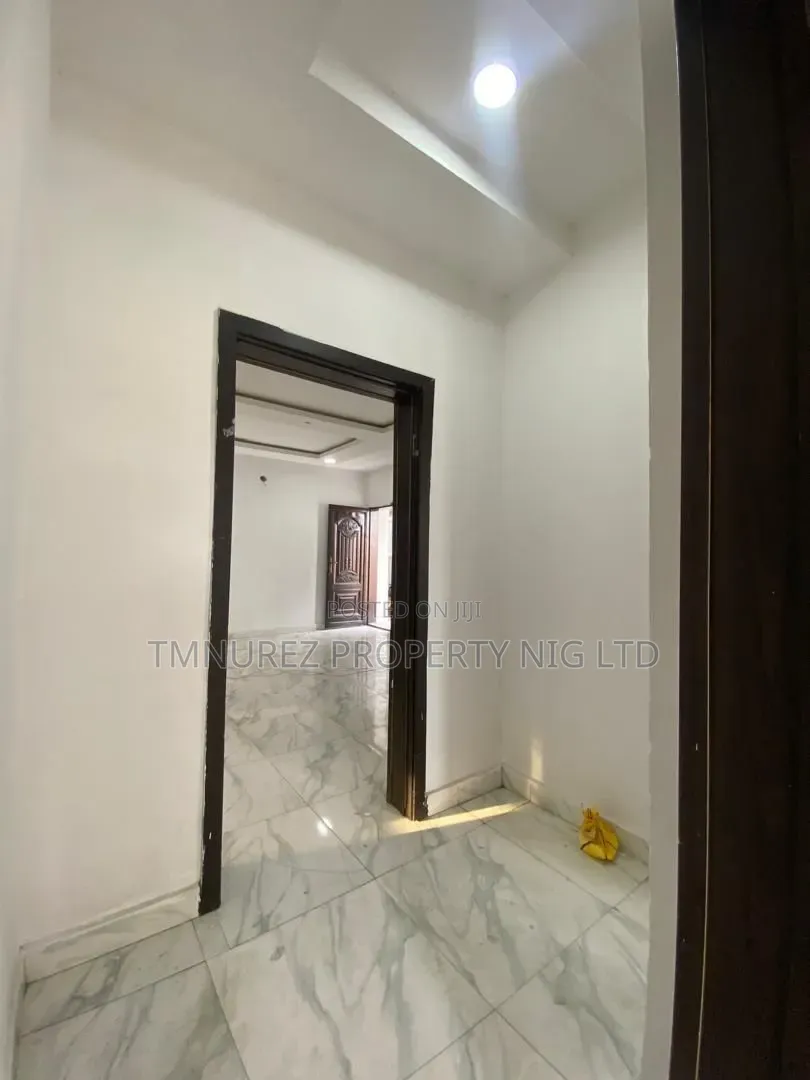 2bdrm Apartment in Osapa london for rent