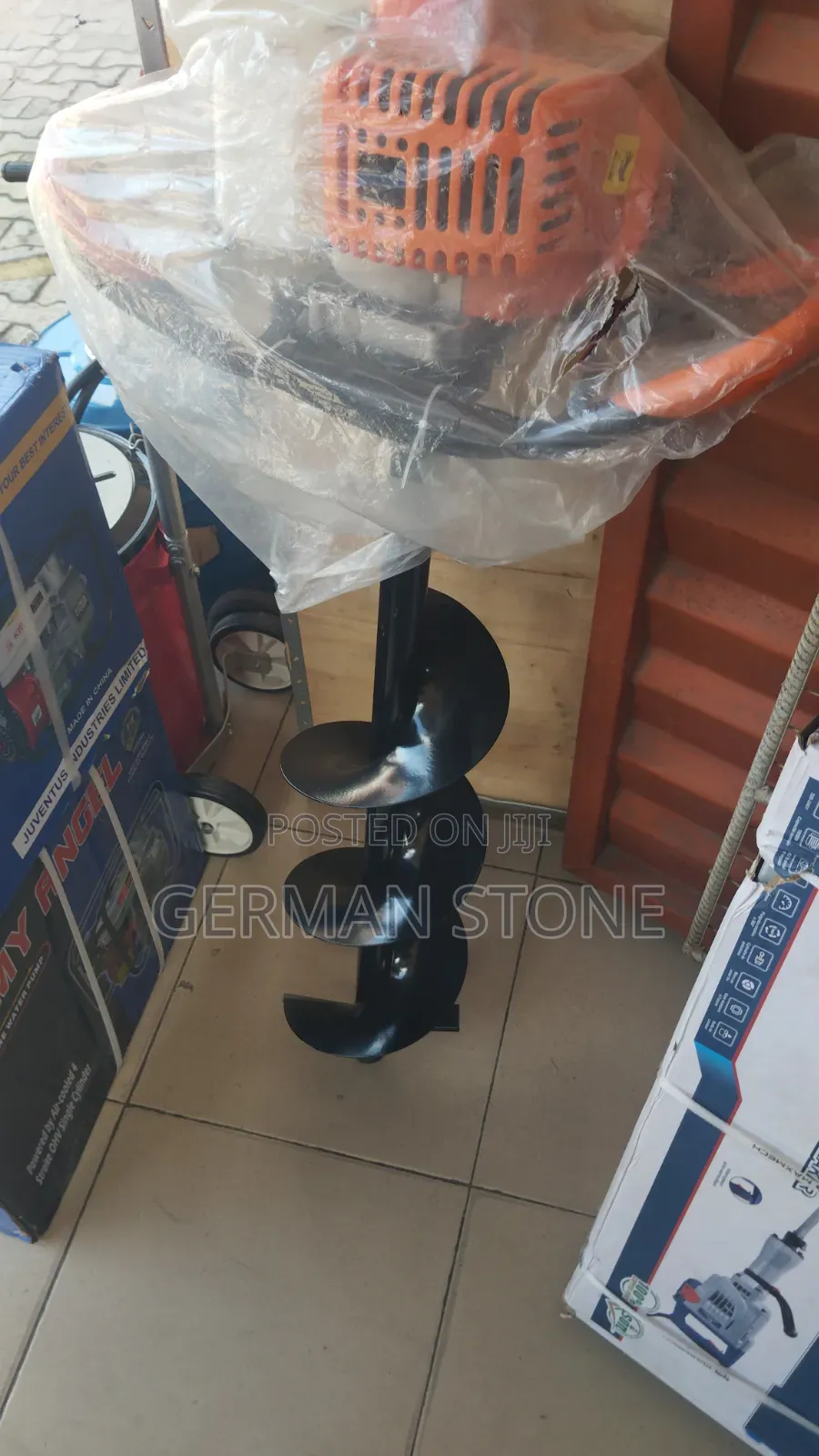 Gas-powered Earth Auger,
