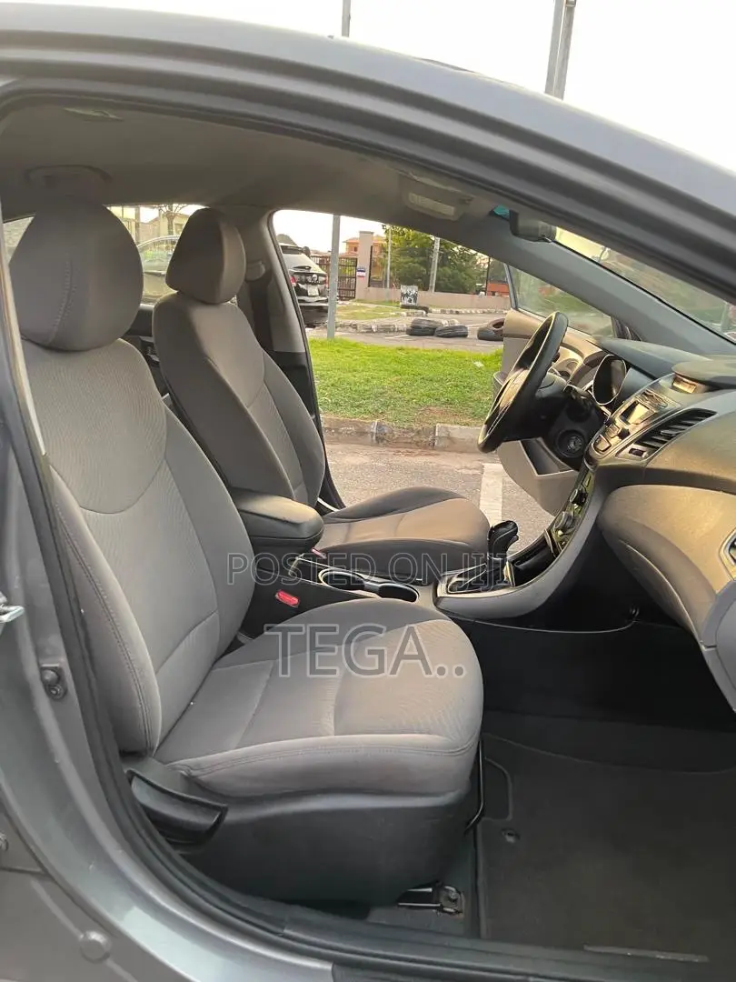Hyundai Elantra GLS Sedan FWD (1.8L 4cyl 6M) 2013 Gray