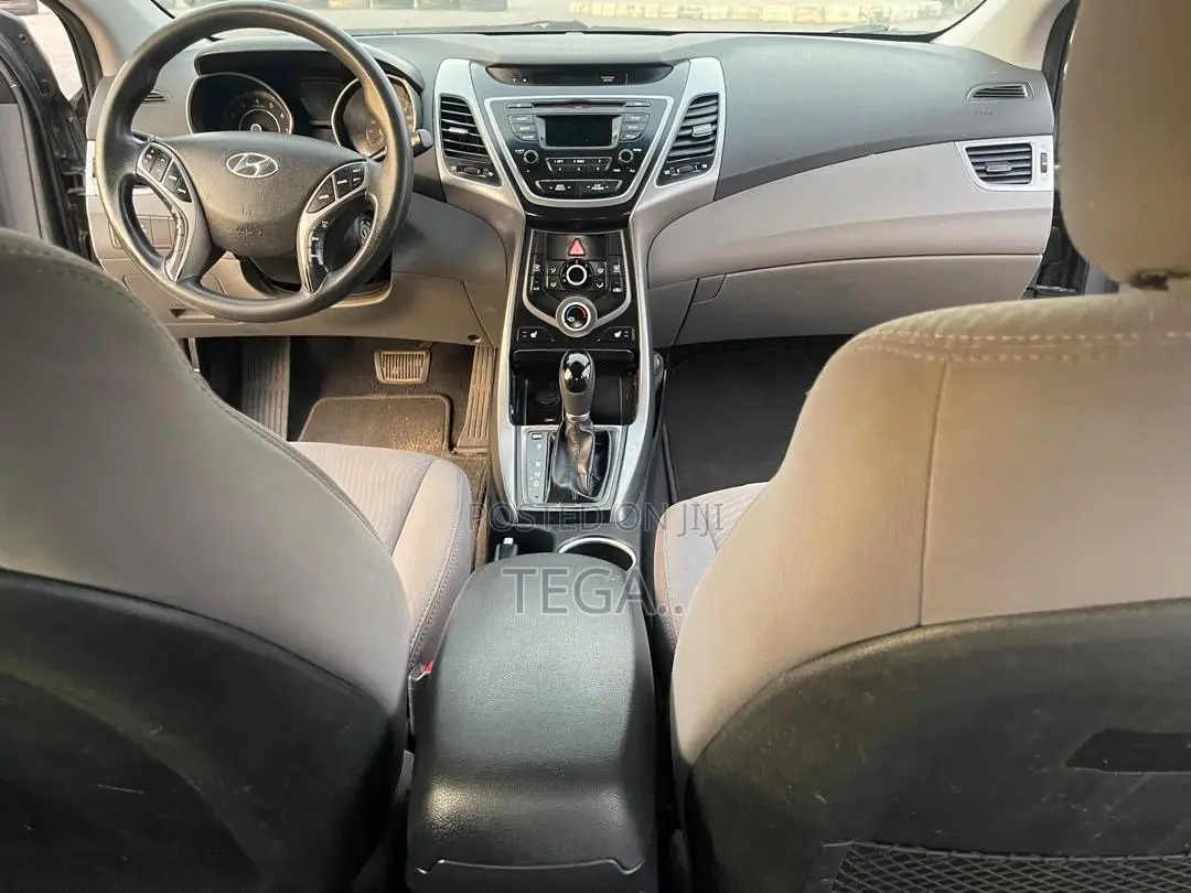 Hyundai Elantra GLS Sedan FWD (1.8L 4cyl 6M) 2013 Gray