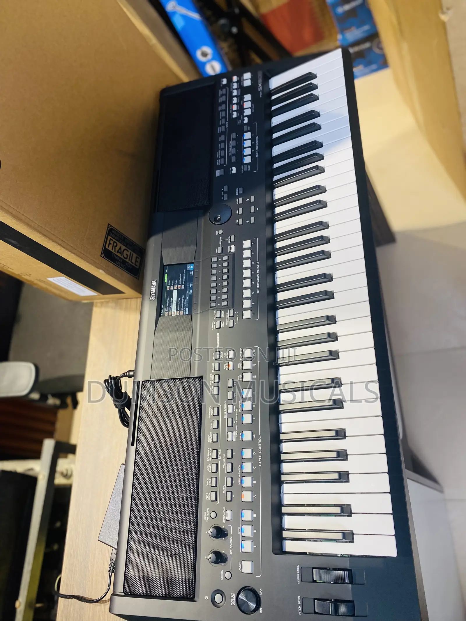 New Yamaha PSR-Sx600 Arranger Workstation Keyboard 61 Keys