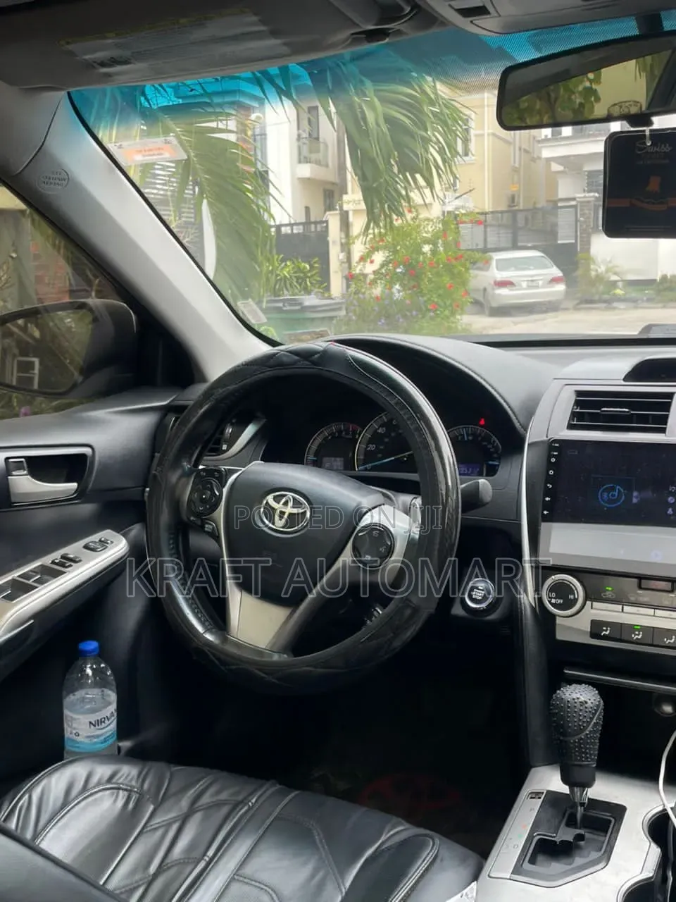 Toyota Camry SE 4dr Sedan (2.5L 4cyl 6A) 2013 White