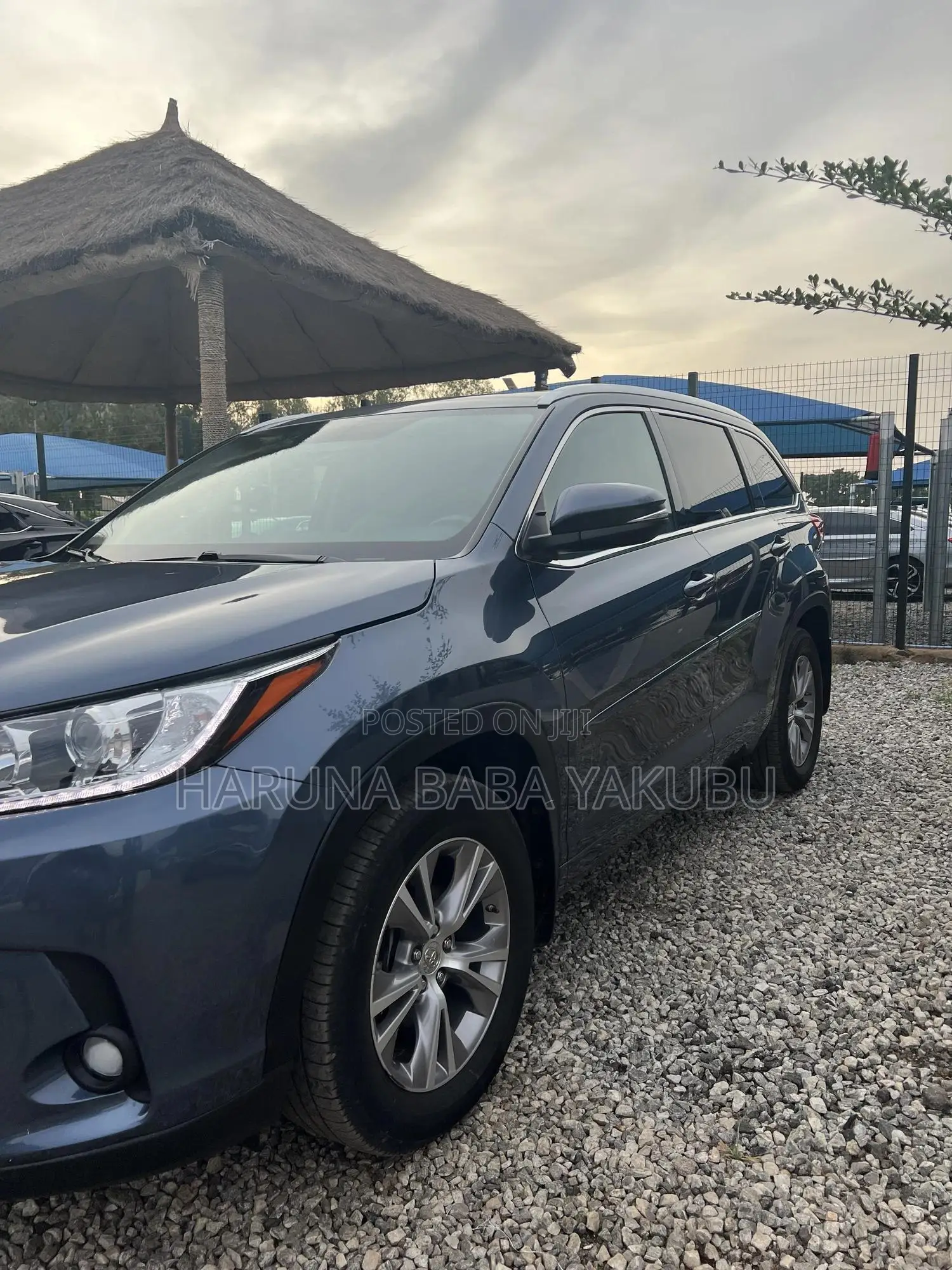 Toyota Highlander XLE 4x4 V6 (3.5L 6cyl 8A) 2018 Blue