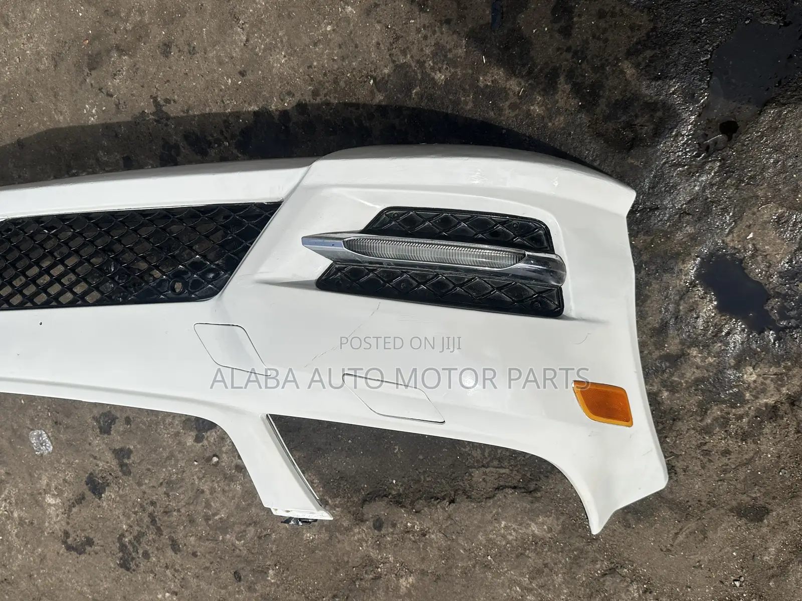 Mercedes Benz Front Bumper 204 013 Clean