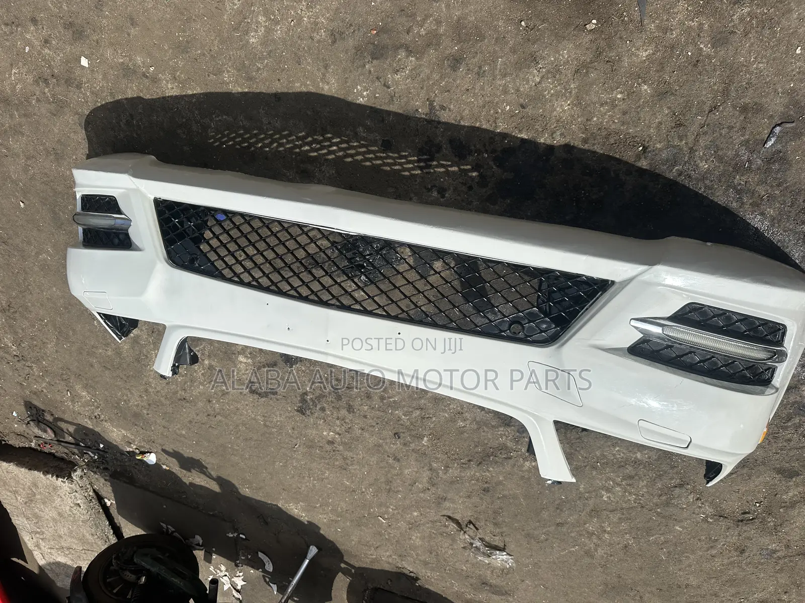 Mercedes Benz Front Bumper 204 013 Clean