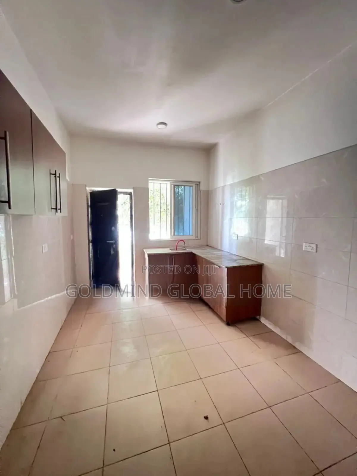 3bdrm Bungalow in Lugbe - Abuja for sale