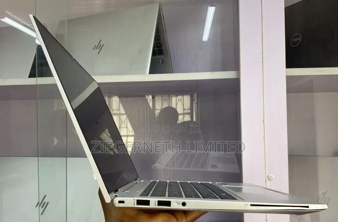 Laptop HP EliteBook 830 G8 16GB Intel Core i7 SSD 512GB