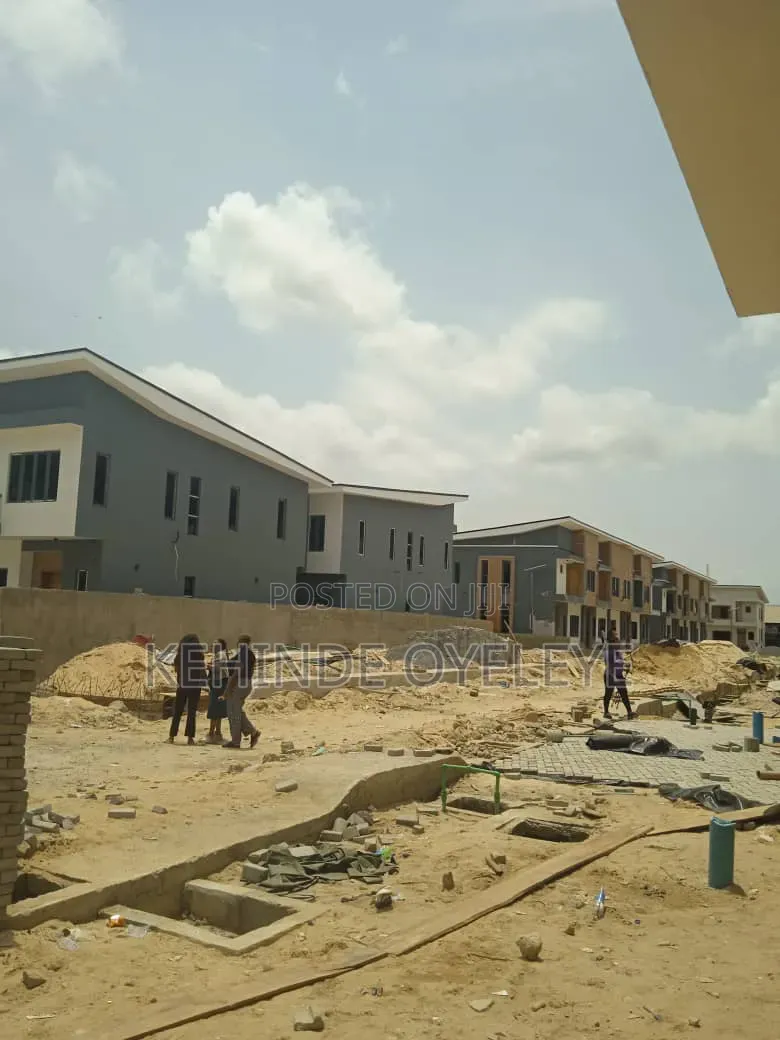 Furnished 3bdrm House in Sangotedo Estate, Off Lekki-Epe Expressway