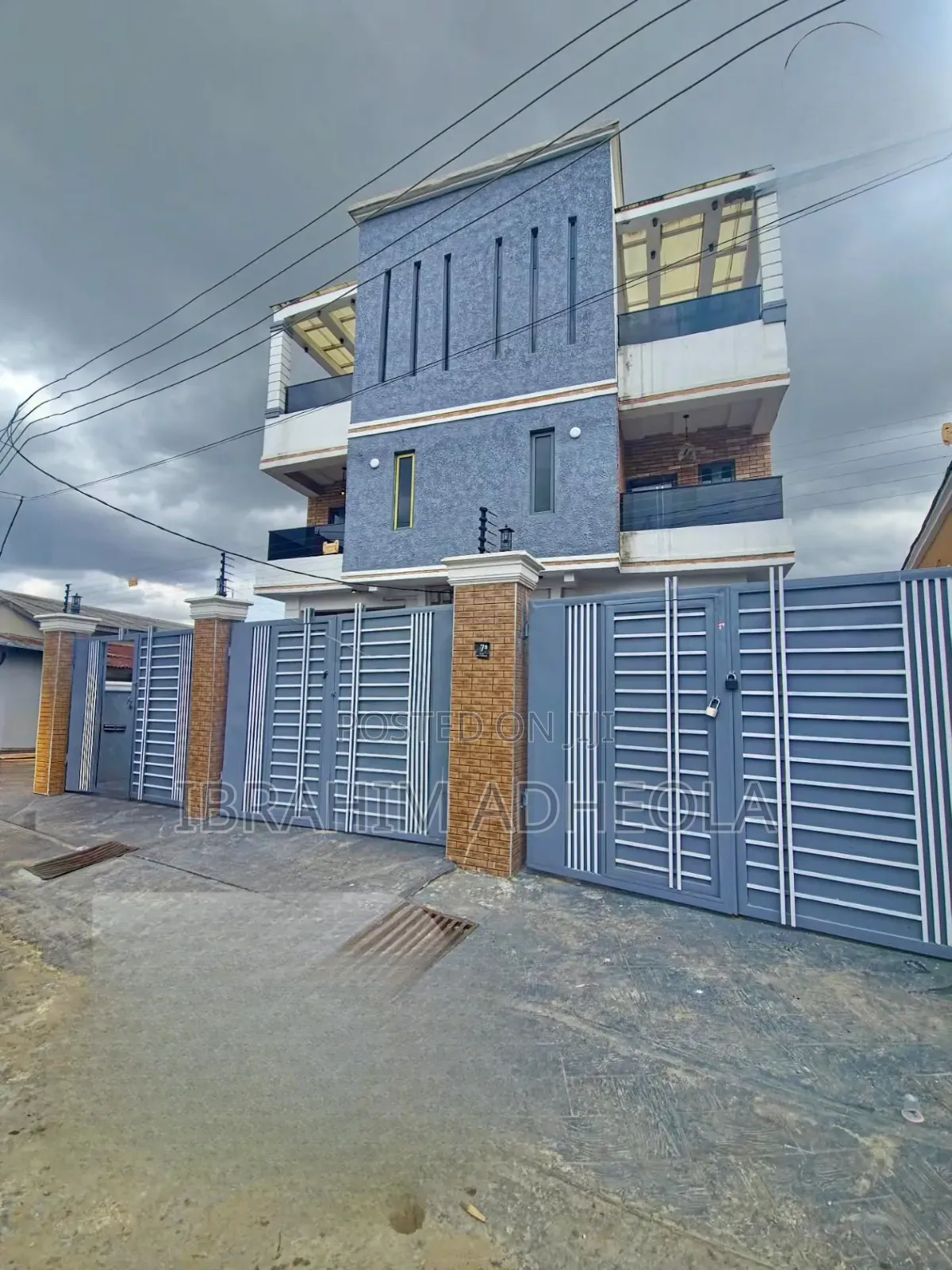 4bdrm Duplex in Ogudu for sale
