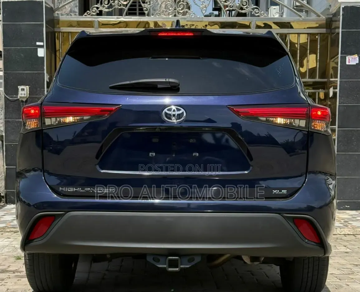 Toyota Highlander L 2021 Blue