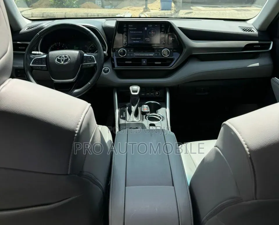 Toyota Highlander L 2021 Blue