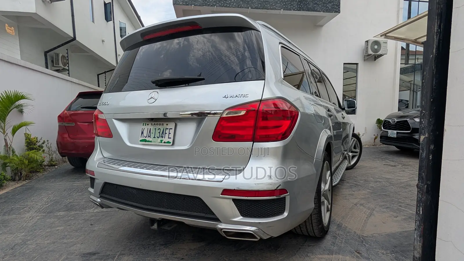 Mercedes-Benz GL-Class GL550 4MATIC 4dr SUV AWD (4.7L 8cyl Turbo 7A) Silver