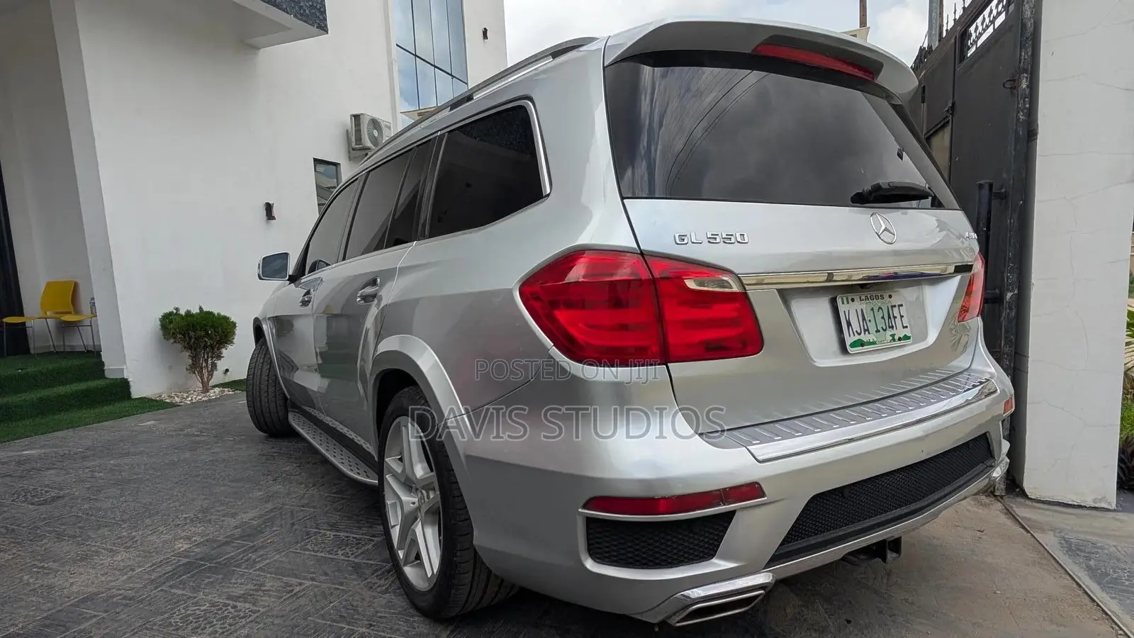 Mercedes-Benz GL-Class GL550 4MATIC 4dr SUV AWD (4.7L 8cyl Turbo 7A) Silver