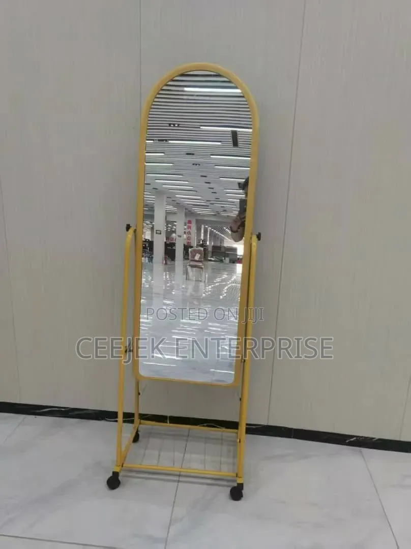Standing Gold Mirrow