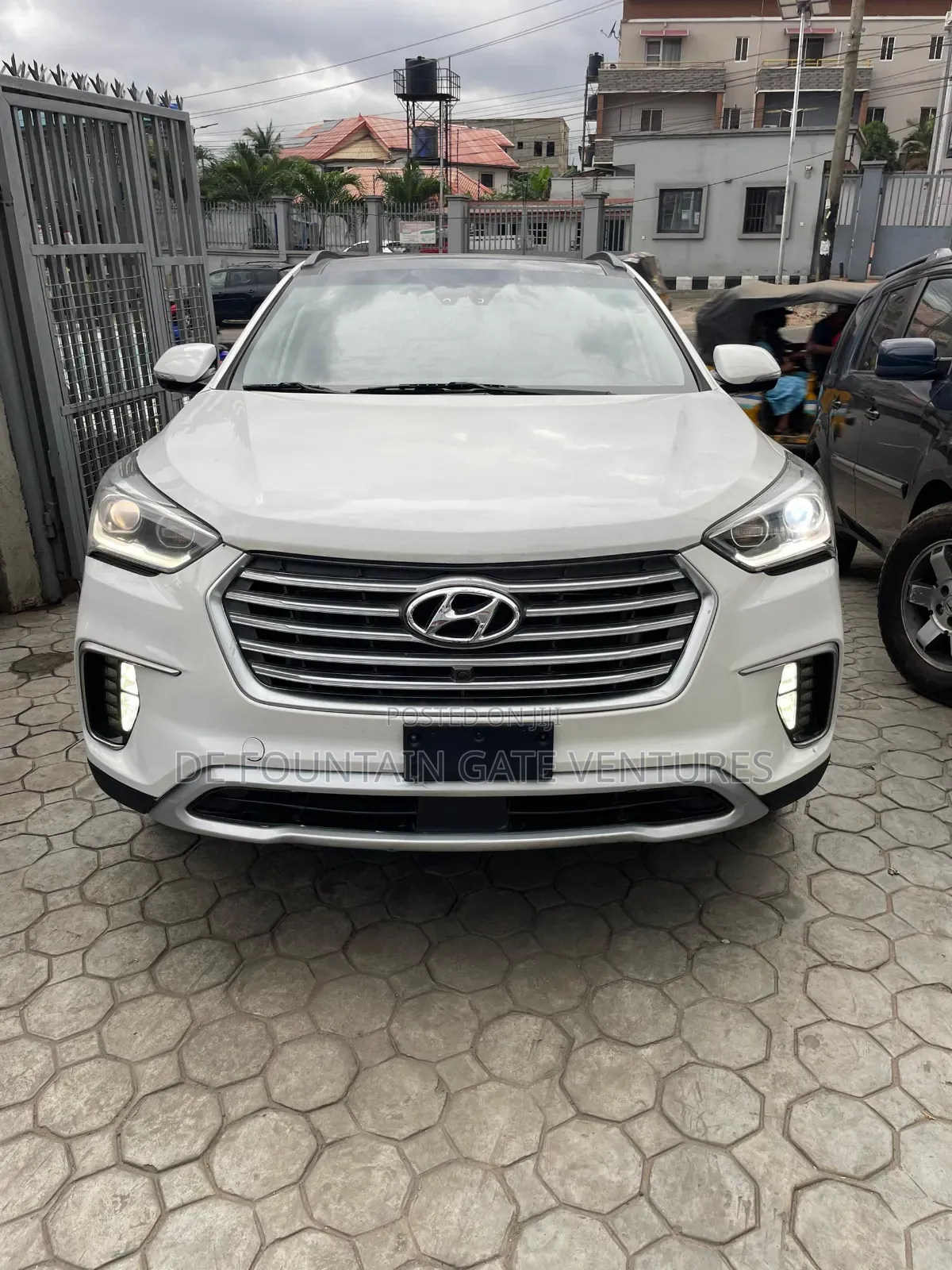 Hyundai Santa Fe SE Ultimate AWD 2017 White