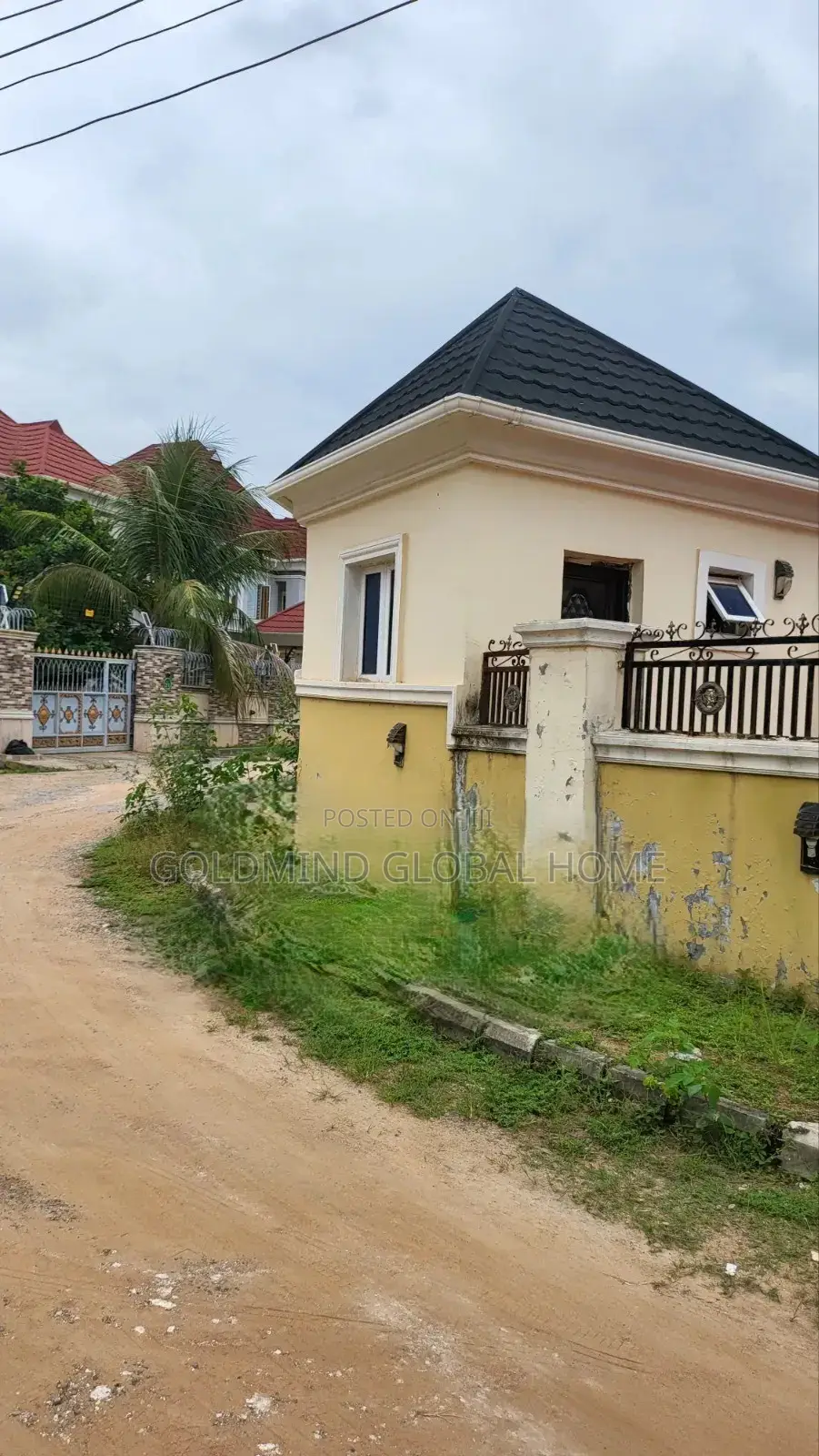 3bdrm Bungalow in Lugbe - Abuja for sale