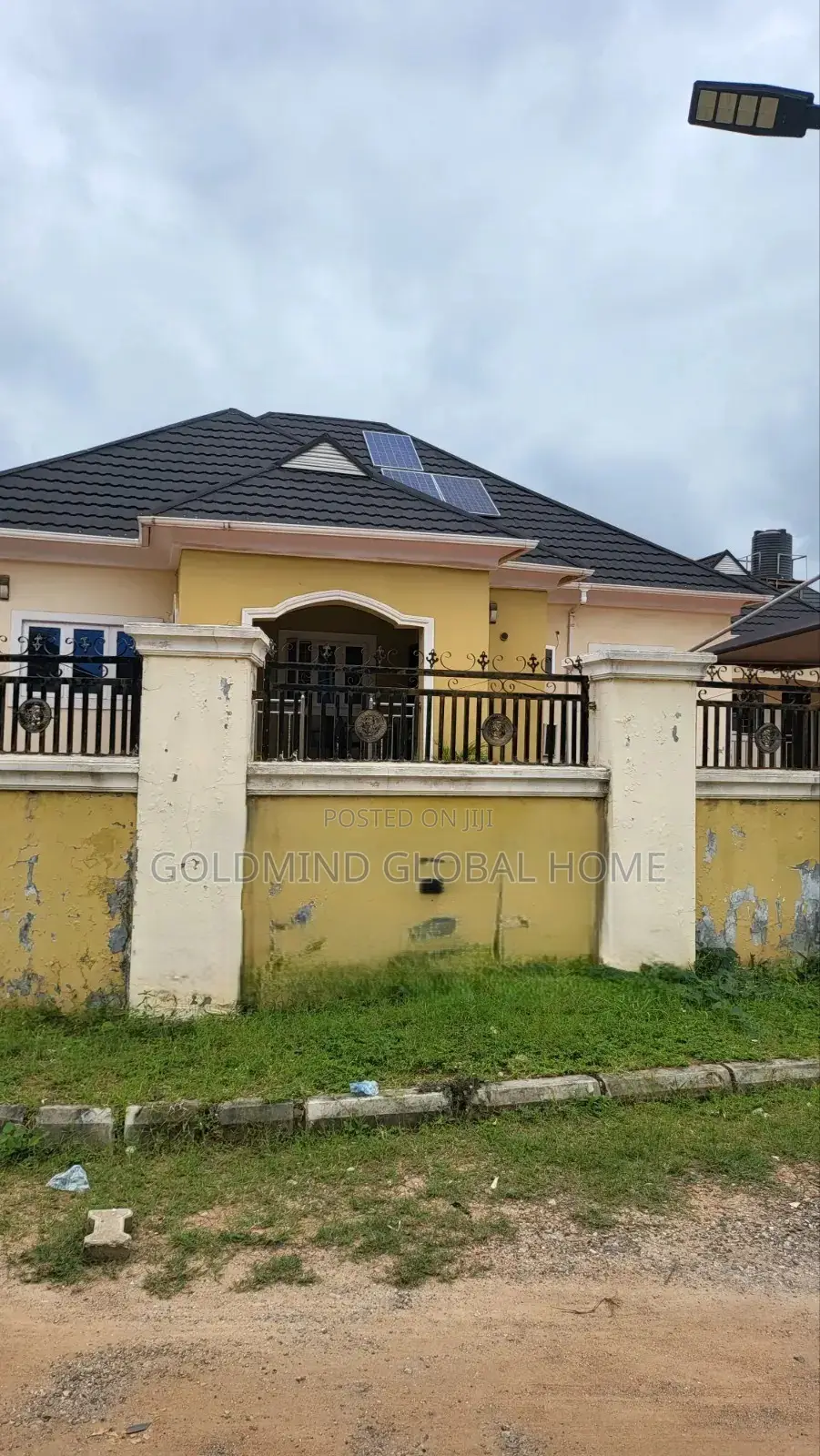 3bdrm Bungalow in Lugbe - Abuja for sale