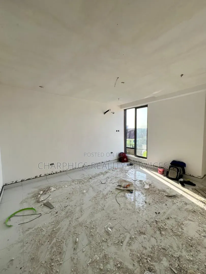 2bdrm Apartment in Chevron for sale