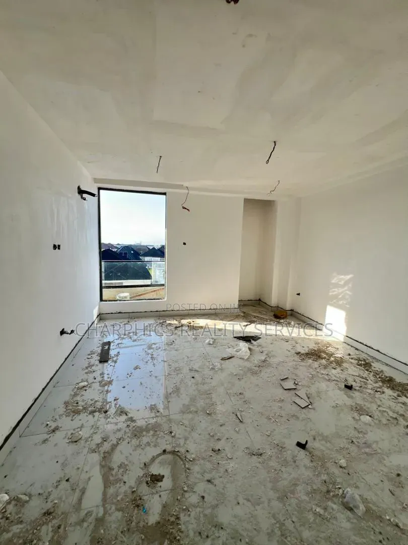 2bdrm Apartment in Chevron for sale