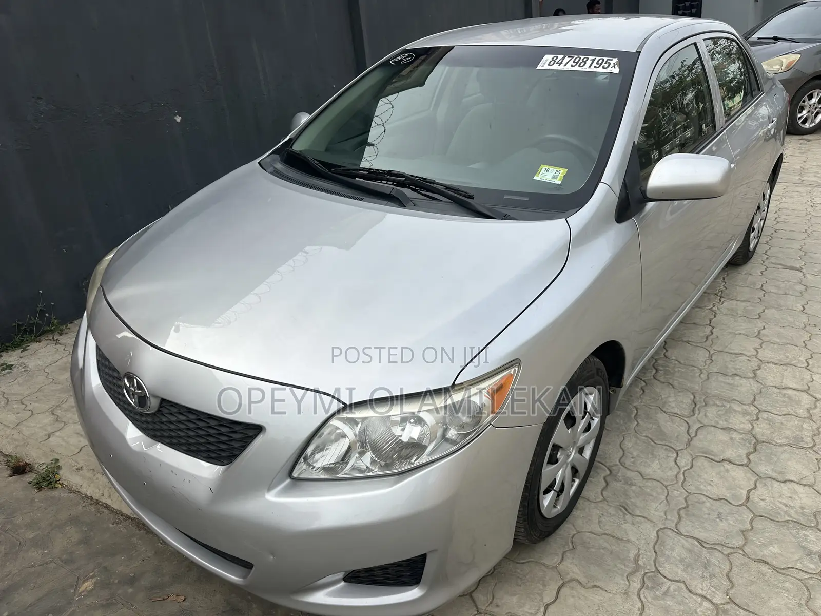 Toyota Corolla LE 4dr Sedan (1.8L 4cyl 4A) 2010 Silver