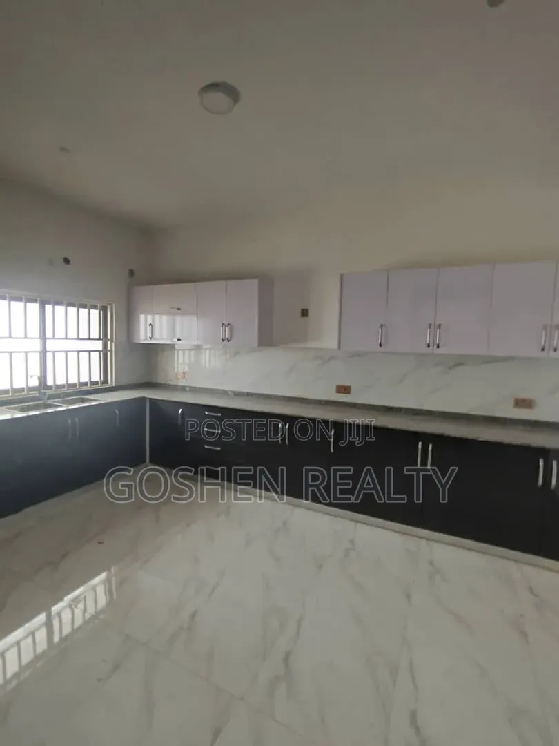 5bdrm Townhouse / Terrace in Jahi Glimor for rent