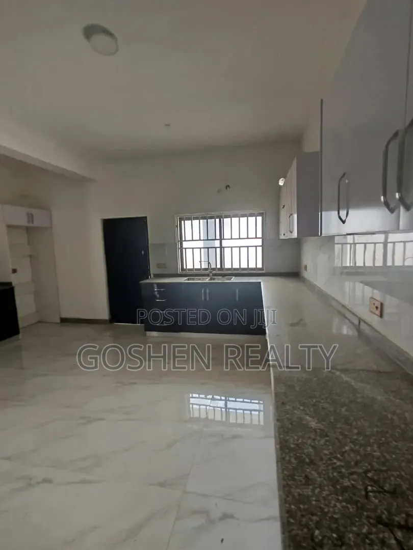 5bdrm Townhouse / Terrace in Jahi Glimor for rent