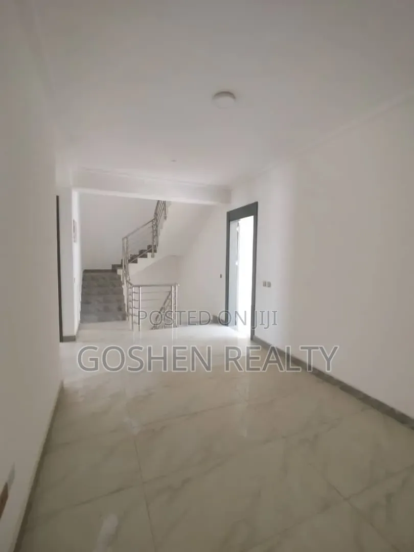 5bdrm Townhouse / Terrace in Jahi Glimor for rent