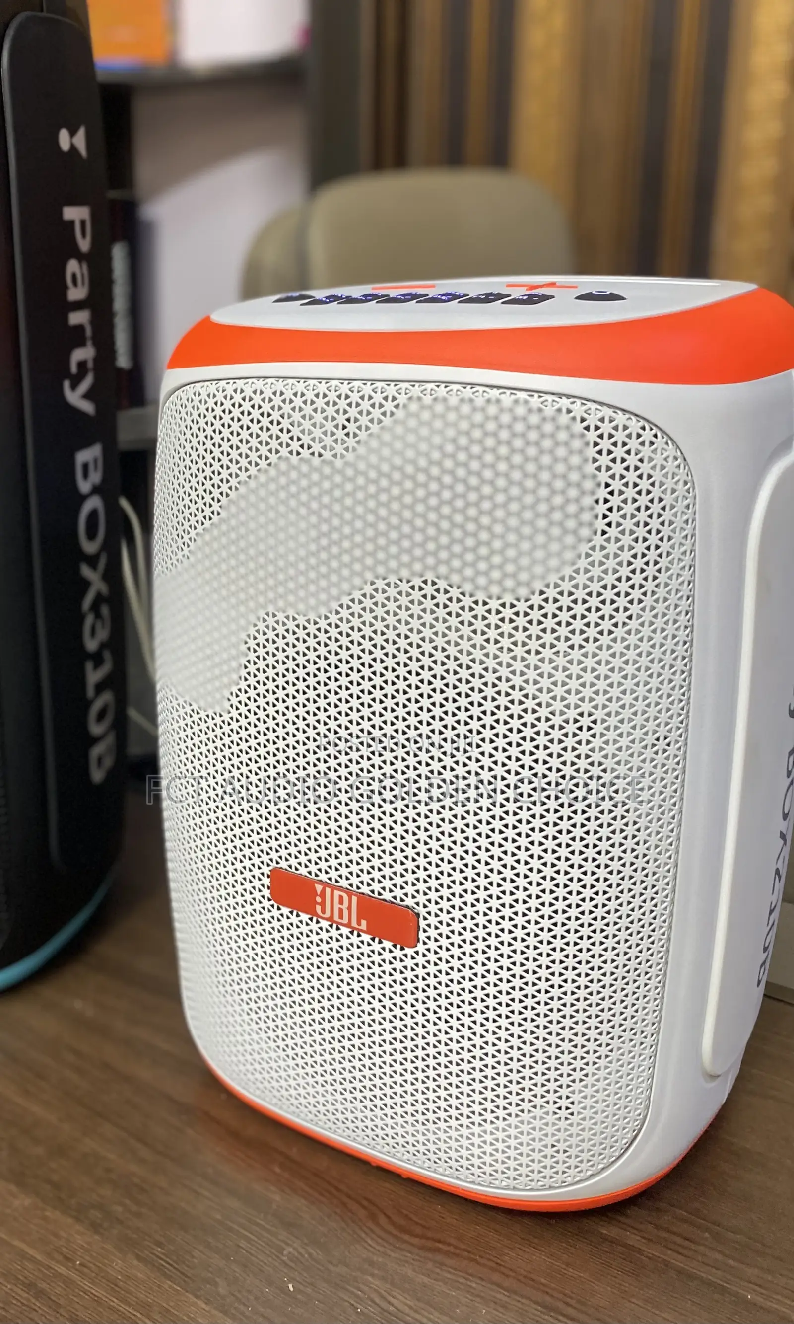 JBL Party Box210b
