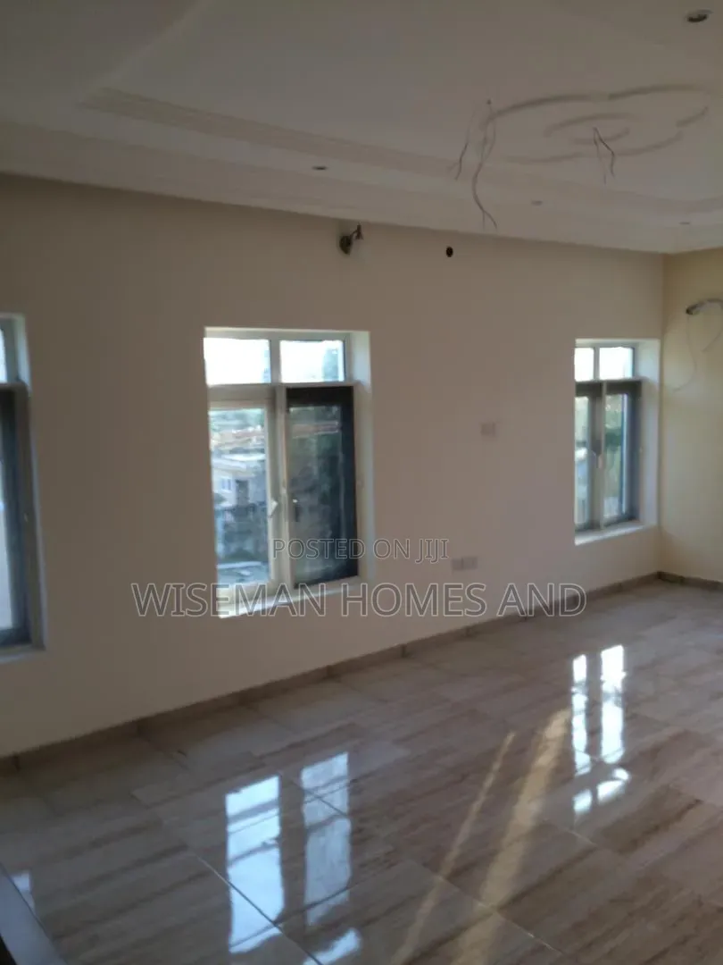 5bdrm Duplex in Eleganza Estate, VGC / Ajah for sale