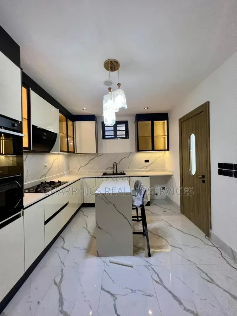 2bdrm Apartment in Lekki Phase 1 for sale