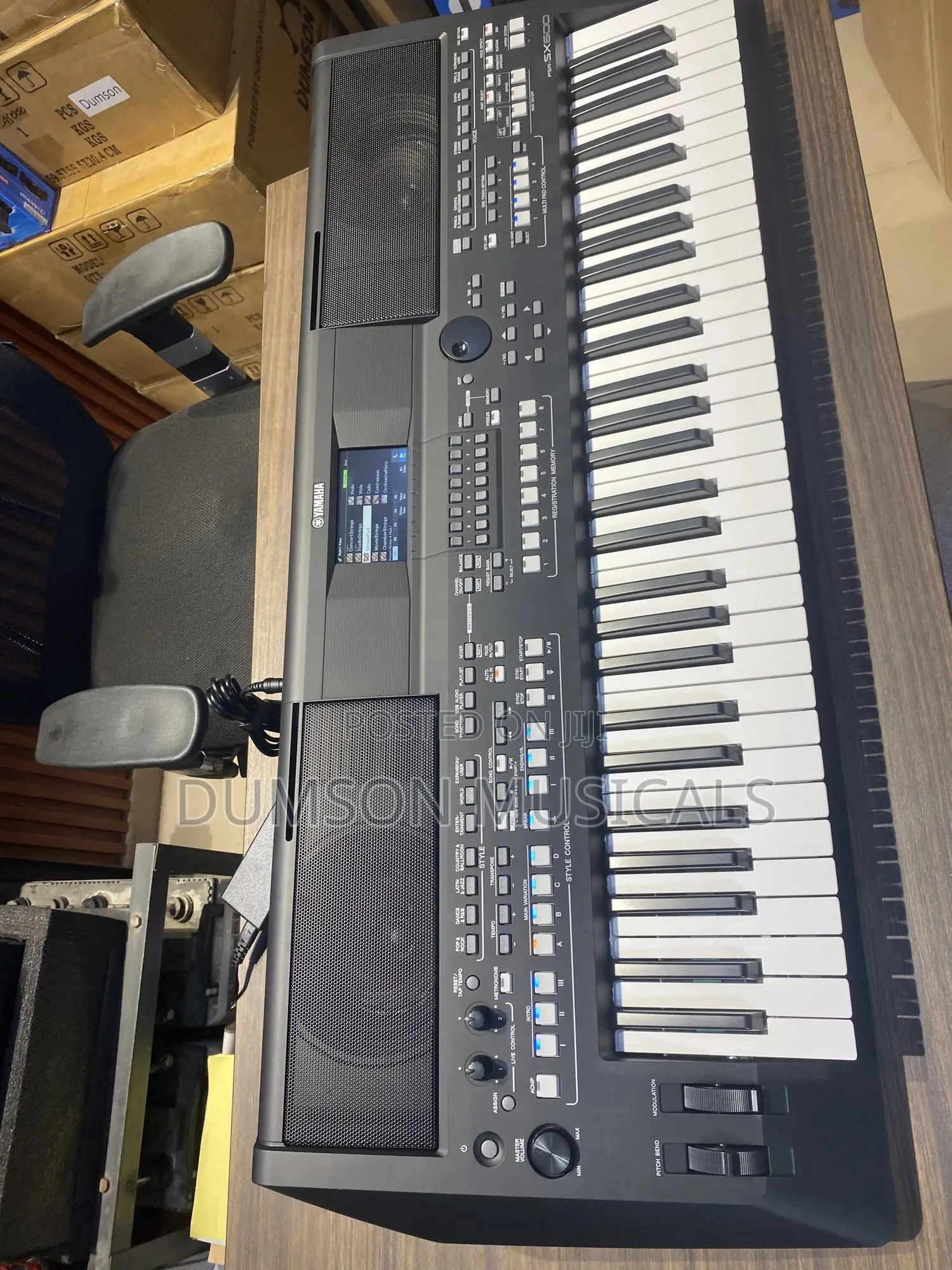 New Yamaha PSR-Sx600 Arranger Workstation Keyboard 61 Keys