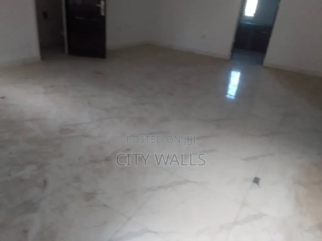 3bdrm Block of Flats in Ogombo for rent