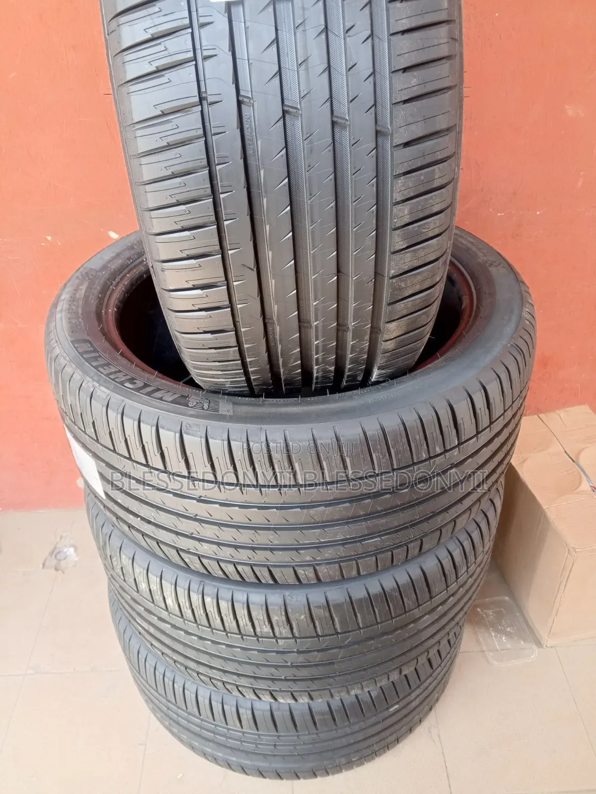 Michelin 295/40r22