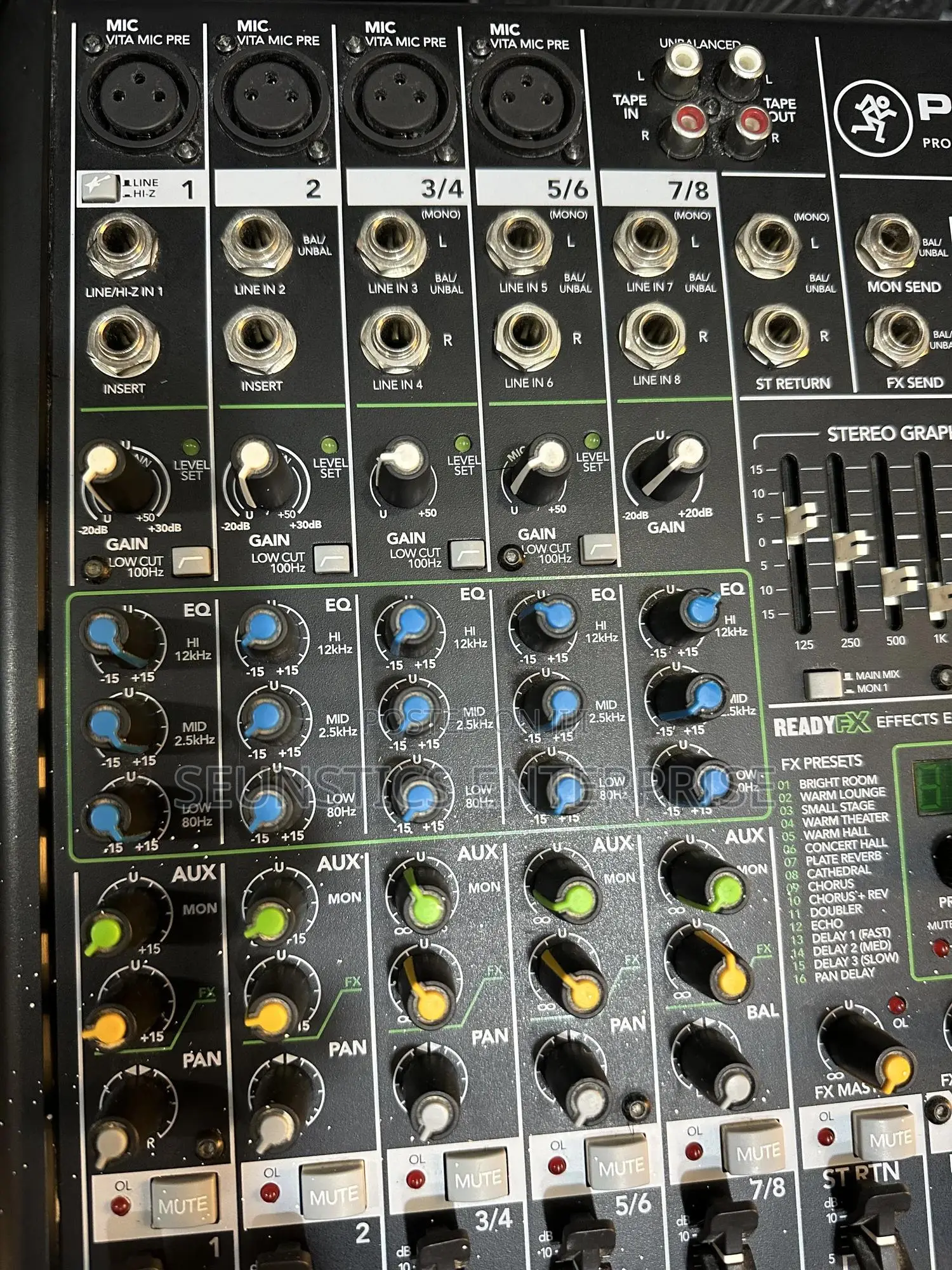 Mackie Pro Fx8 V2 Professional Effects Analog Mixer