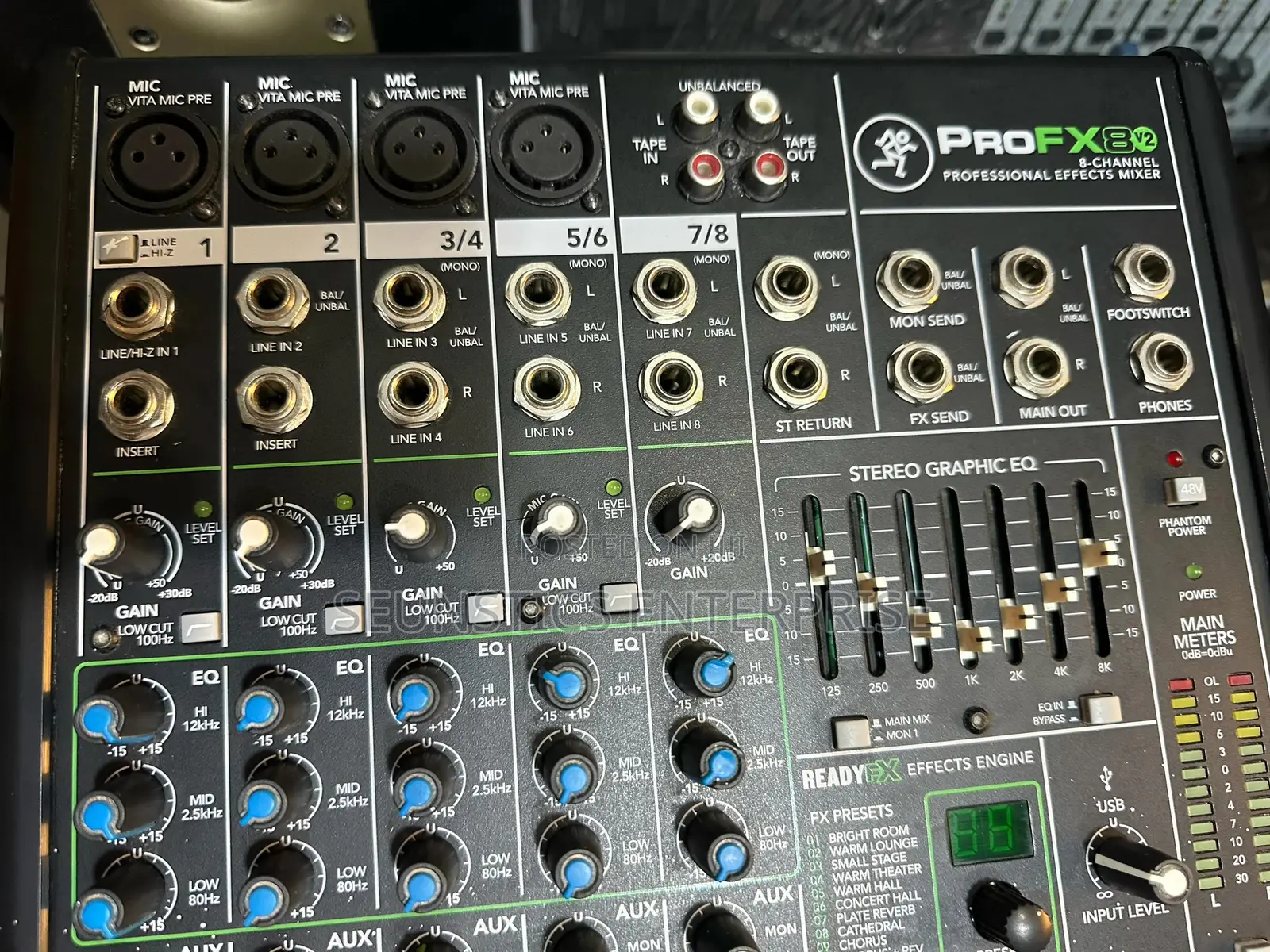 Mackie Pro Fx8 V2 Professional Effects Analog Mixer